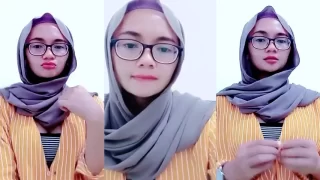 Bokep Indo Yulia Ukhty Nakal Pamer Belahan Toket